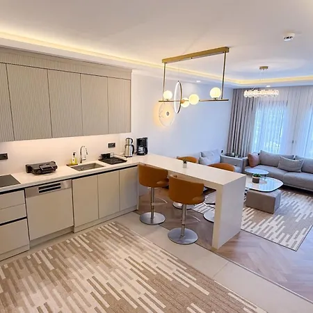 Letstay Corner Hotel *